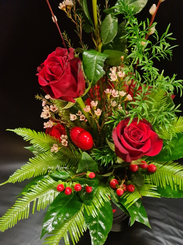 3 luxury Red Roses